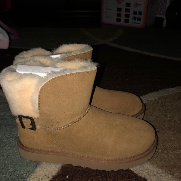 Women’s ugg boots - Picture 3 of 4